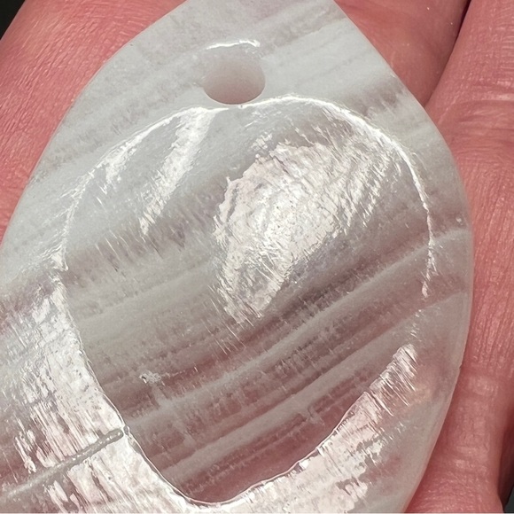 Natural Stone White Botswana Agate Pendant Striped Polished Boho Gem Crystal - Picture 4 of 11